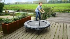 EXIT TOYS Exit Tiggy Junior Trampoline Met Beugel - Ø 140 Cm - Zwart -Buitentuinwinkel 675 1200 exit 10 00 75 00 int 8