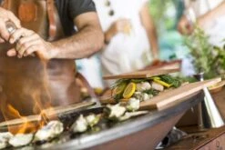 OFYR Island Corten 85 Teak Wood 11 OFYR Island Corten 85 Teak Wood -Buitentuinwinkel 800 1200 ofyr locatie shoot2295