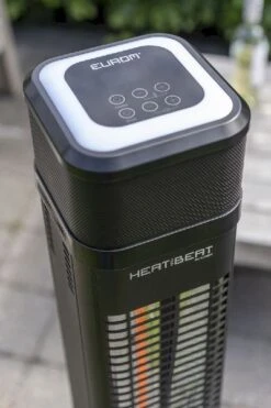 Eurom Heat And Beat Tower Terrasverwarmer -Buitentuinwinkel 900 600 8713415334562 heat and beat tower sfeer 4